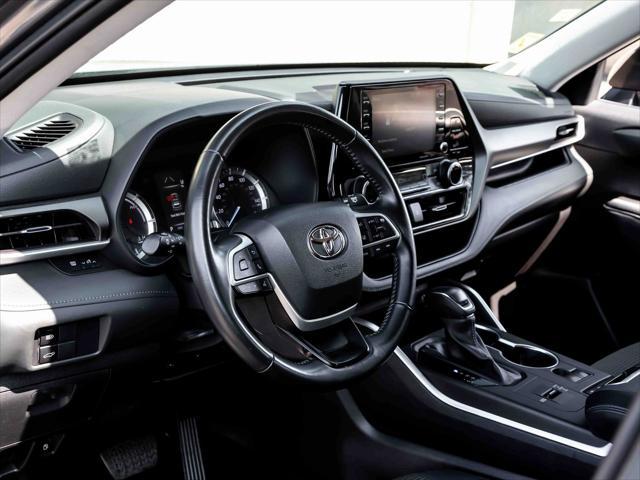 used 2022 Toyota Highlander Hybrid car, priced at $32,799