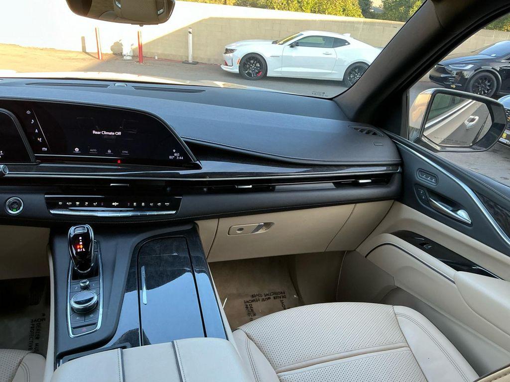 used 2022 Cadillac Escalade ESV car, priced at $58,299