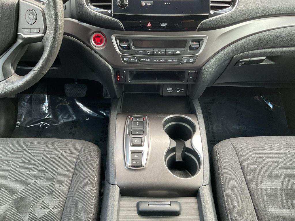 used 2022 Honda Pilot car, priced at $28,799