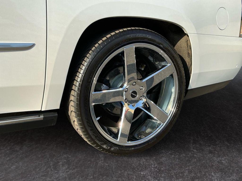 used 2020 Cadillac Escalade ESV car, priced at $45,399