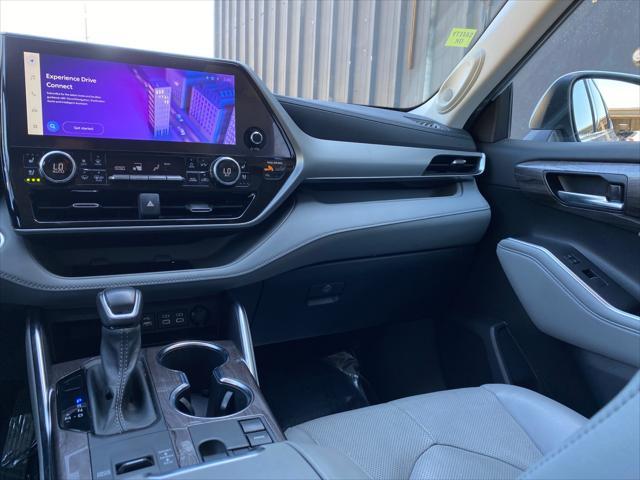 used 2023 Toyota Highlander car, priced at $41,999