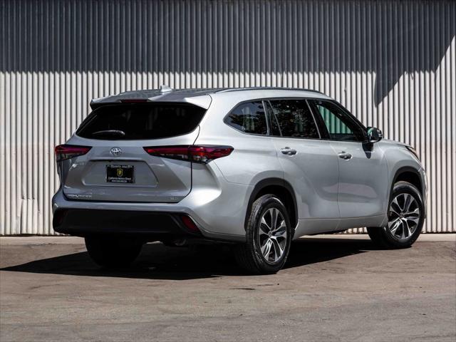 used 2020 Toyota Highlander car, priced at $29,699