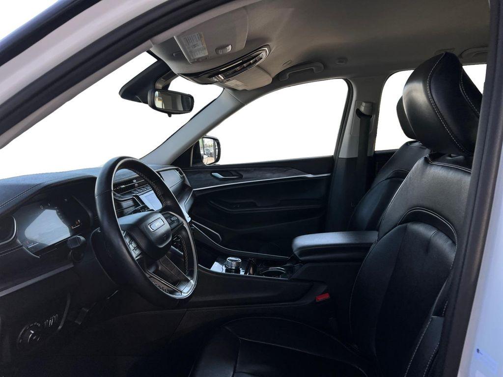 used 2022 Jeep Grand Cherokee car, priced at $23,899