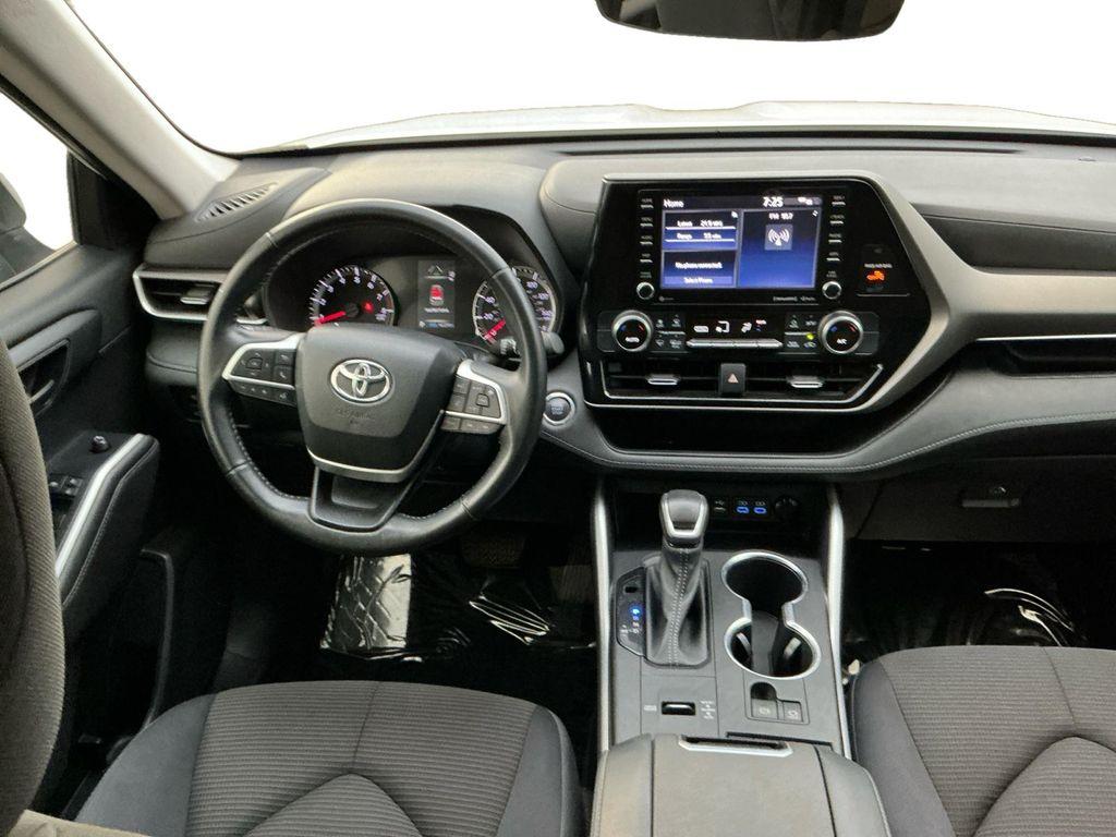 used 2022 Toyota Highlander car, priced at $30,799