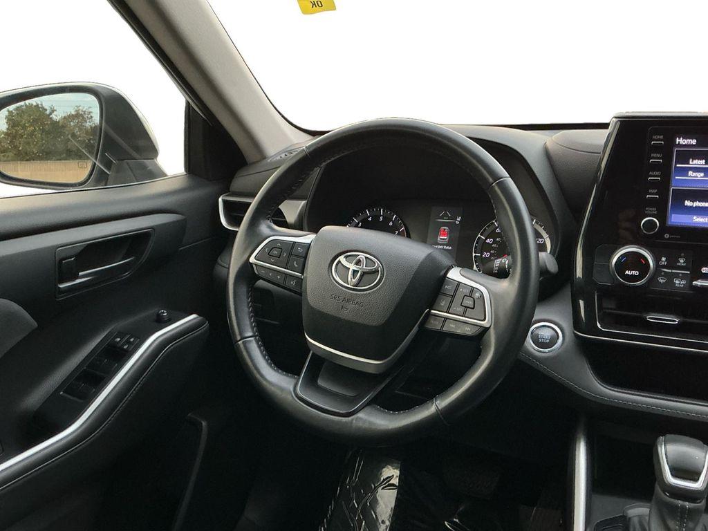 used 2022 Toyota Highlander car, priced at $30,799