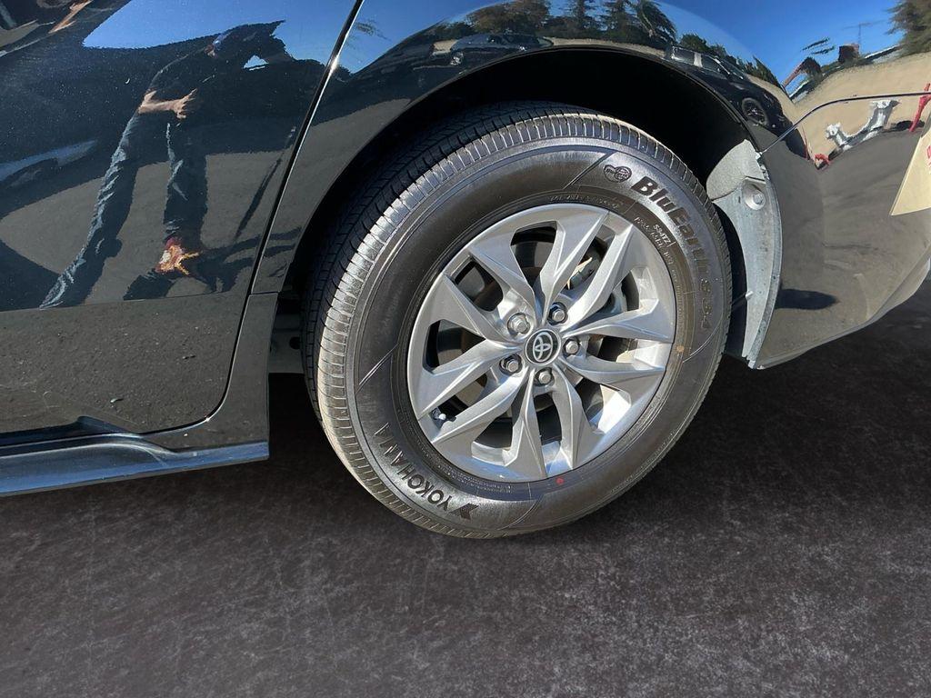 used 2024 Toyota Sienna car, priced at $39,899