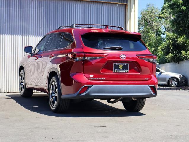 used 2020 Toyota Highlander car, priced at $30,122