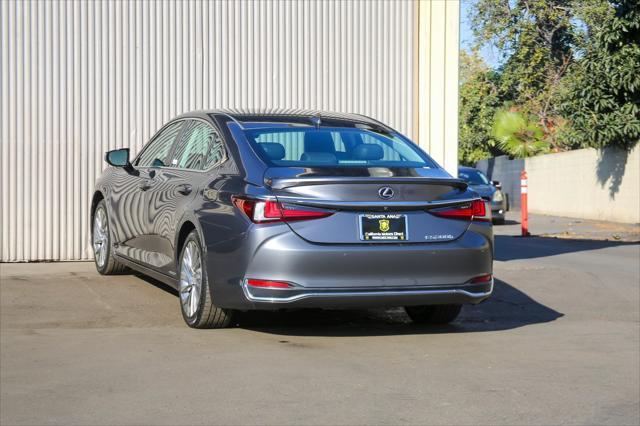 used 2020 Lexus ES 300h car, priced at $27,299