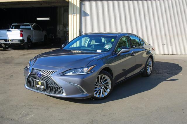 used 2020 Lexus ES 300h car, priced at $27,299