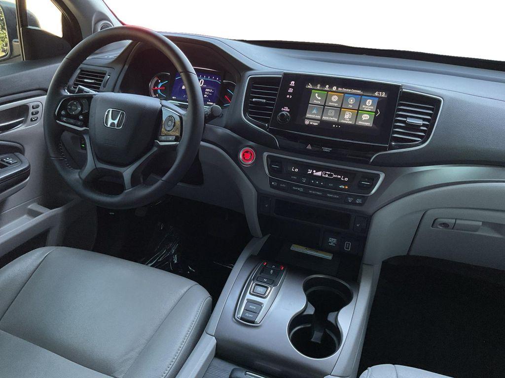 used 2022 Honda Pilot car, priced at $28,499