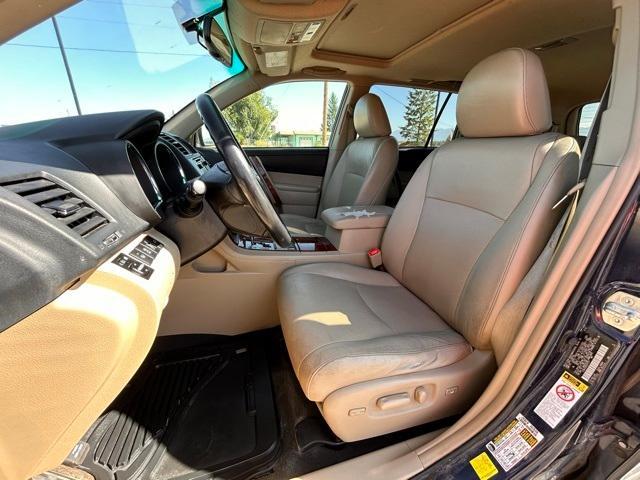 used 2013 Toyota Highlander car, priced at $10,877