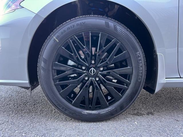 new 2025 Nissan Altima car, priced at $30,321