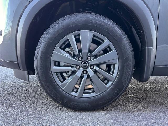 new 2025 Nissan Pathfinder car, priced at $36,087