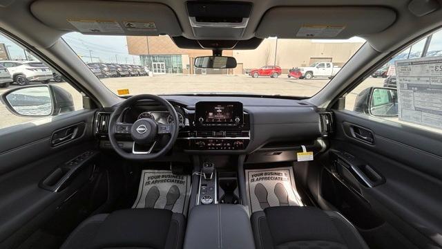 new 2025 Nissan Pathfinder car, priced at $39,192