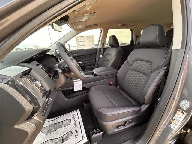 new 2025 Nissan Pathfinder car, priced at $39,692
