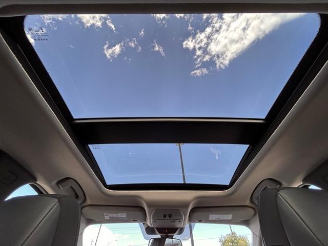 new 2025 Nissan Kicks car, priced at $30,724