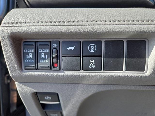 used 2024 Honda Odyssey car, priced at $35,880