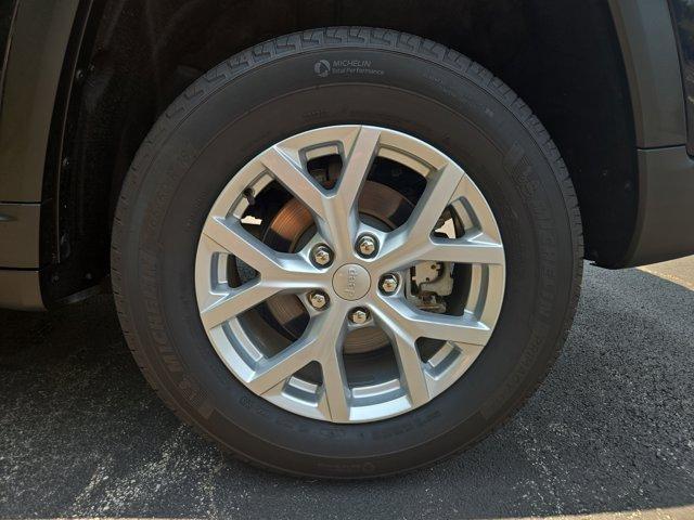 used 2024 Jeep Grand Cherokee car, priced at $38,490