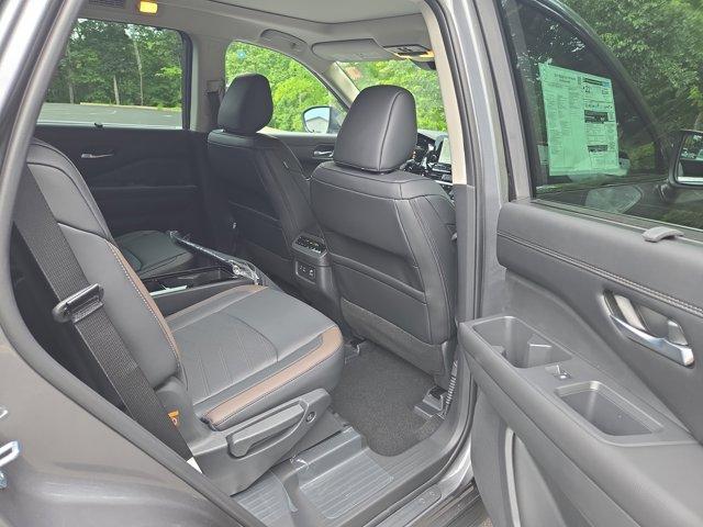 new 2025 Nissan Pathfinder car, priced at $51,085