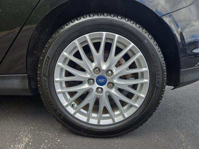 used 2012 Ford Focus car, priced at $6,000