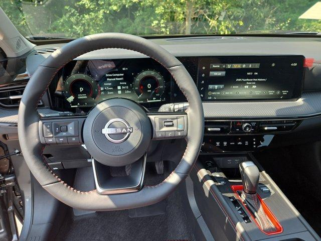 new 2025 Nissan Kicks car, priced at $29,689