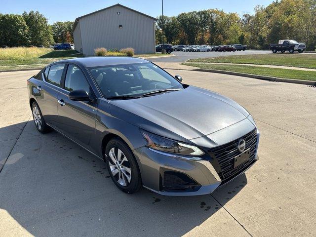 new 2025 Nissan Altima car, priced at $25,678