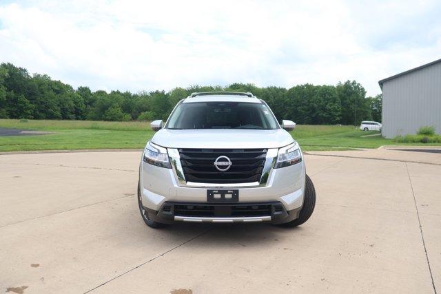 new 2024 Nissan Pathfinder car, priced at $52,581