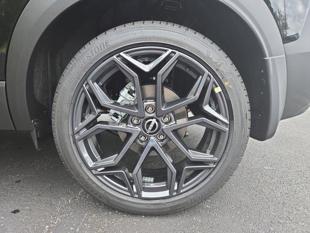 new 2025 Nissan Kicks car, priced at $29,659