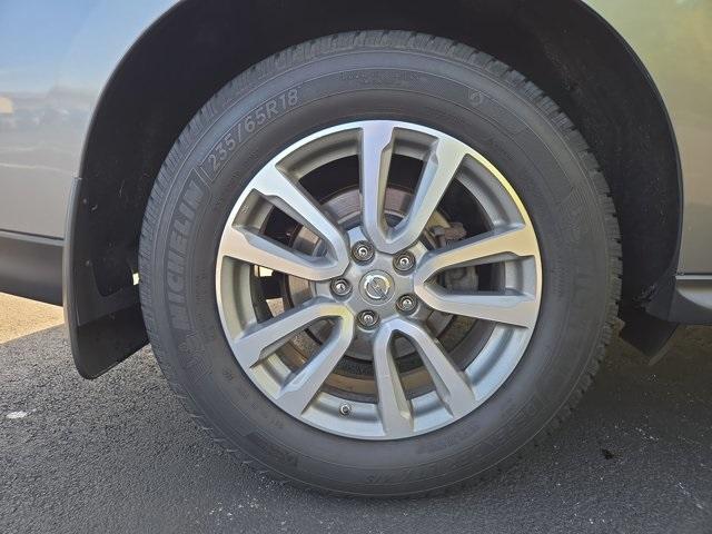 used 2016 Nissan Pathfinder car, priced at $10,490