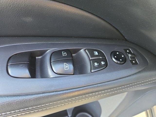 used 2016 Nissan Pathfinder car, priced at $10,490