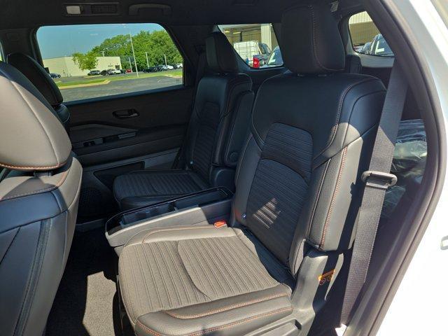 new 2025 Nissan Pathfinder car, priced at $43,757