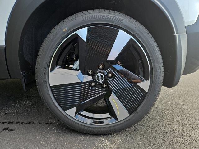 new 2025 Nissan Kicks car, priced at $29,702