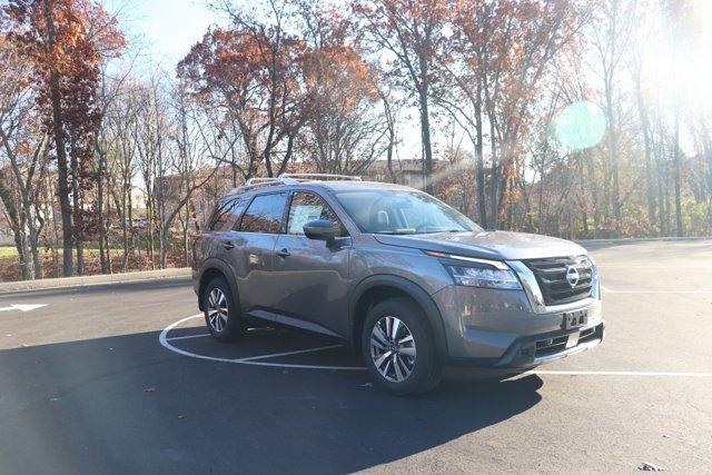 new 2024 Nissan Pathfinder car, priced at $44,632