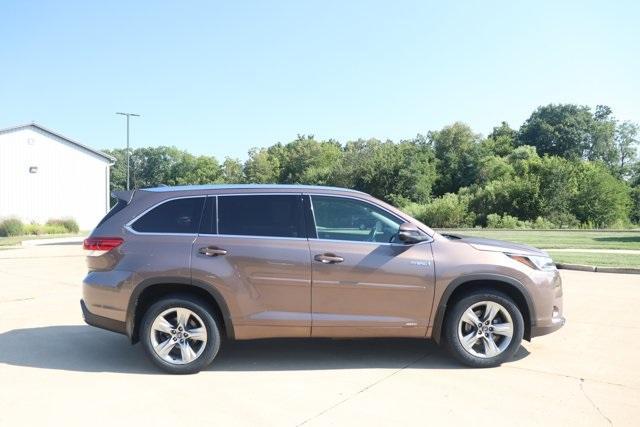 used 2018 Toyota Highlander Hybrid car, priced at $26,870