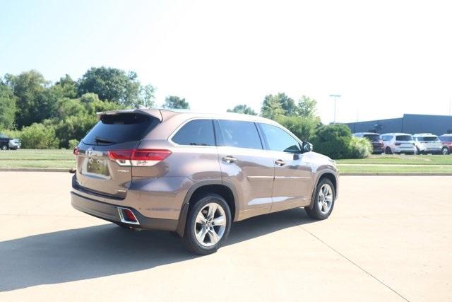 used 2018 Toyota Highlander Hybrid car, priced at $26,870