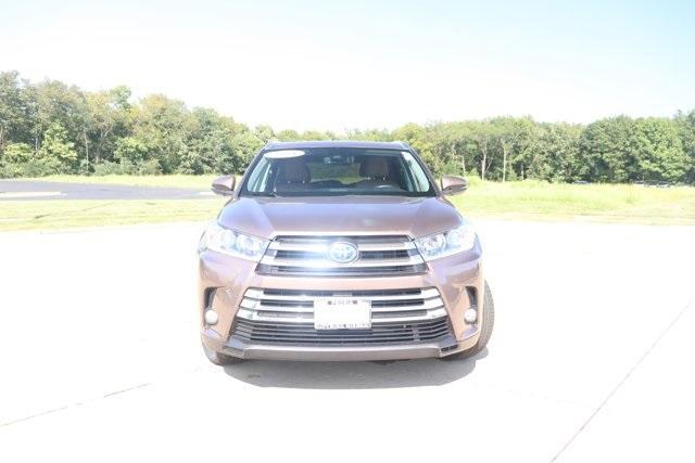 used 2018 Toyota Highlander Hybrid car, priced at $28,800