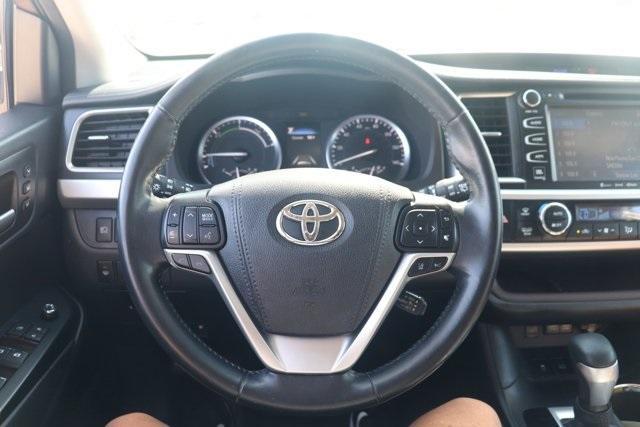 used 2018 Toyota Highlander Hybrid car, priced at $26,870