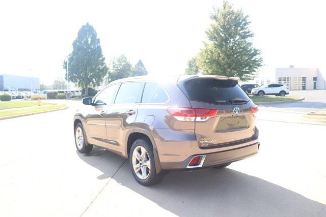 used 2018 Toyota Highlander Hybrid car, priced at $26,870