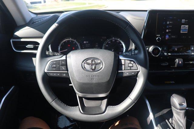 used 2023 Toyota Highlander car, priced at $36,716