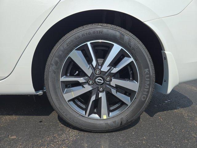 new 2025 Nissan Versa car, priced at $21,039