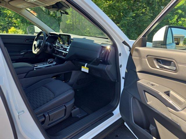new 2025 Nissan Pathfinder car, priced at $41,686