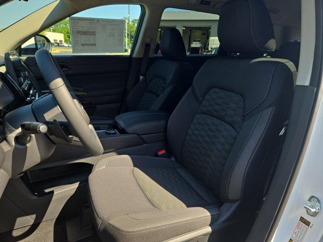 new 2025 Nissan Pathfinder car, priced at $41,686