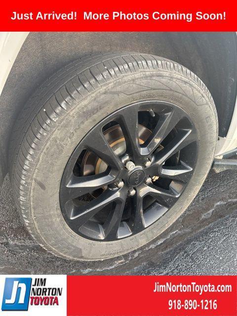 used 2018 Jeep Grand Cherokee car, priced at $17,286