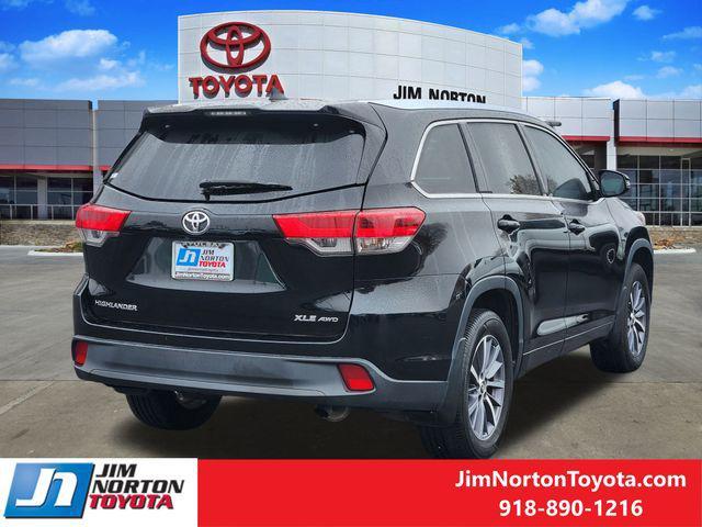 used 2018 Toyota Highlander car, priced at $22,837