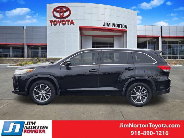 used 2018 Toyota Highlander car, priced at $22,837