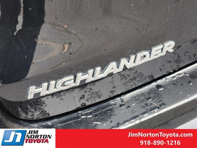 used 2018 Toyota Highlander car, priced at $22,837