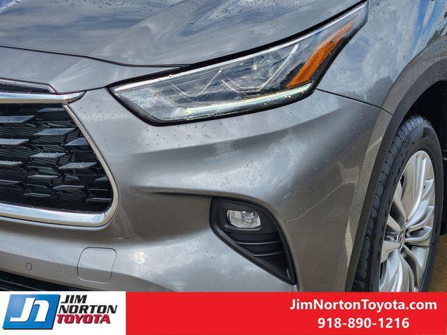 new 2025 Toyota Highlander Hybrid car, priced at $57,414