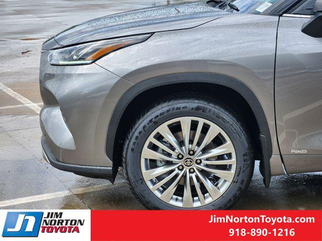 new 2025 Toyota Highlander Hybrid car, priced at $57,414