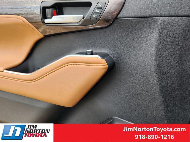new 2025 Toyota Highlander Hybrid car, priced at $57,414