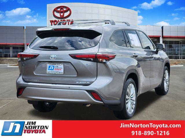new 2025 Toyota Highlander Hybrid car, priced at $57,414